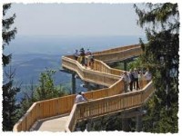 Waldwipfelweg St.Englmar-Maibrunn - barrierefrei in über 30 Metern Höhe oberhalb der Bäume mit Aussichtsplattform und Blick in die Alpen